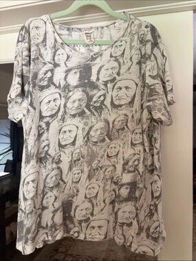 Rare Magnolia Pearl "True Heart" Chieftain Sitting Bull Tee OS